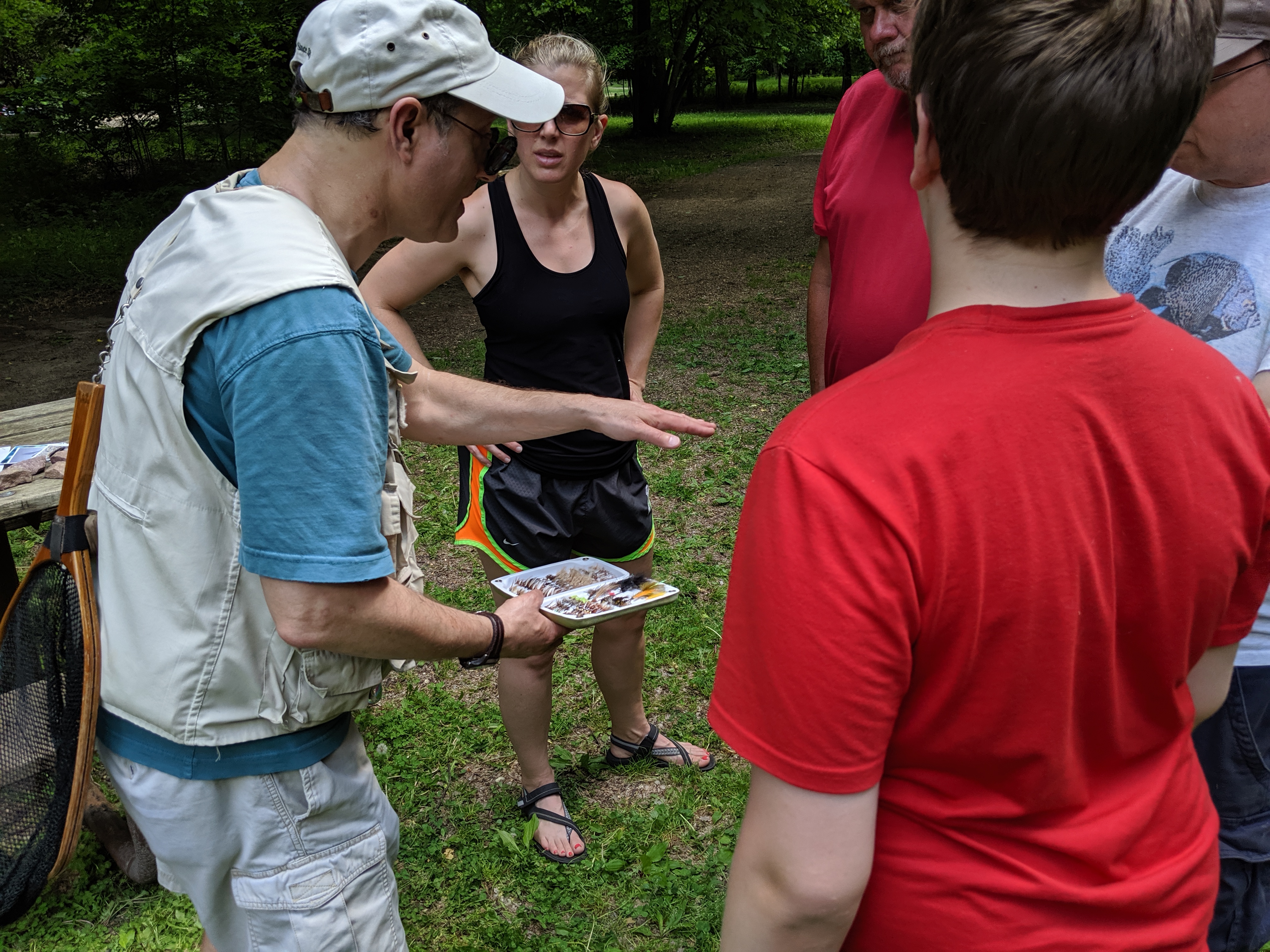 guide teaching group about fly ties